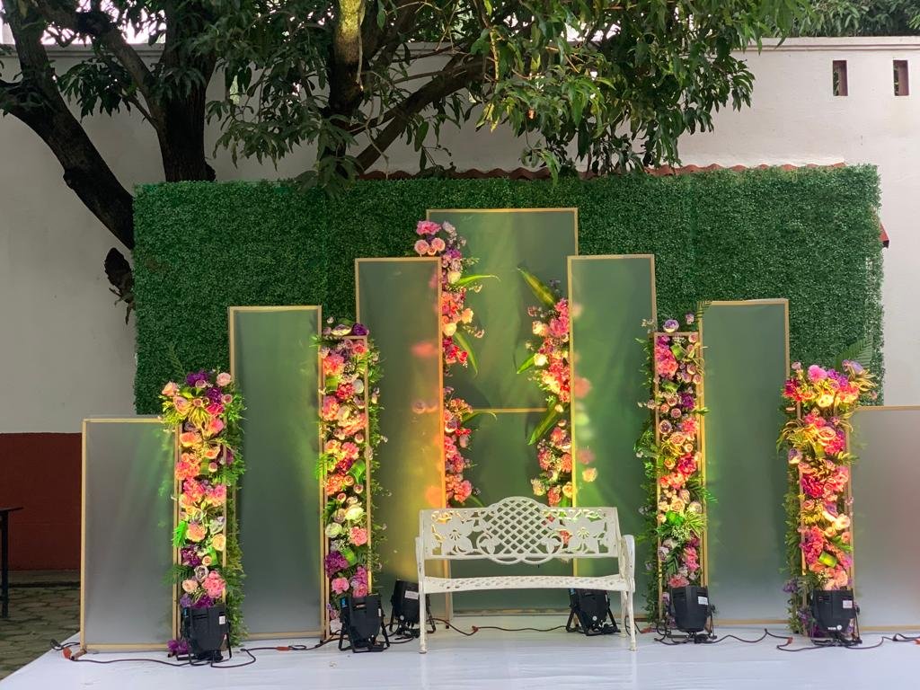 Table floral centrepiece wedding