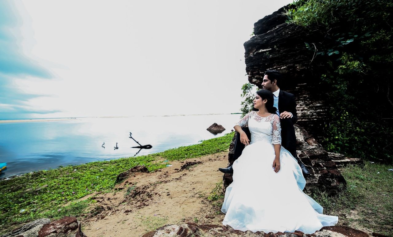 Pre-wedding lakeside