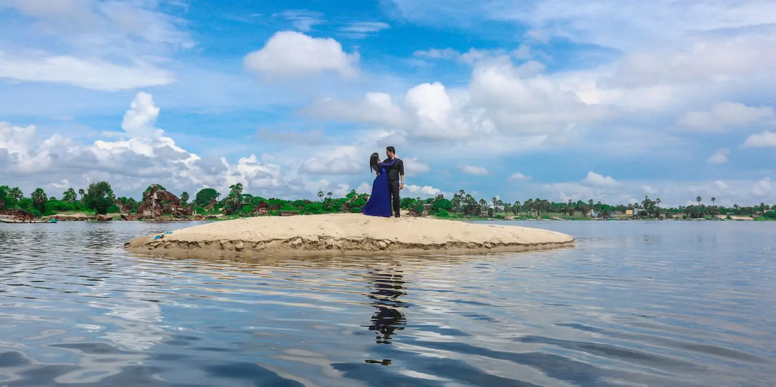 Beach couple shoot