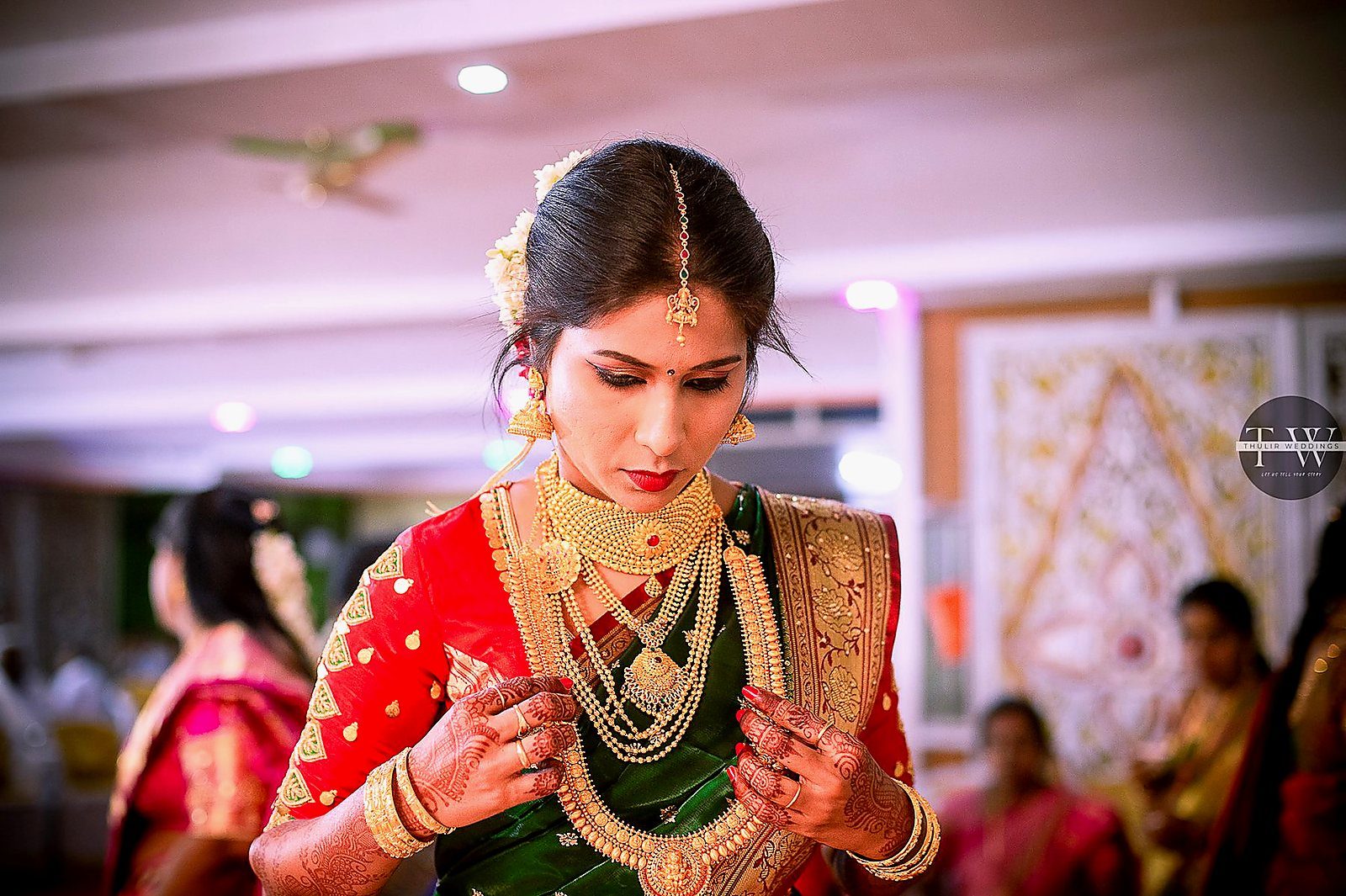 Hindu bride jewellery detail — Thulir Weddings